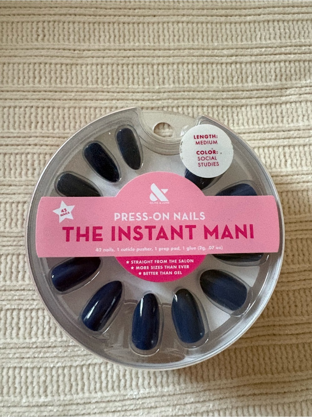 New Olive & June The Instant Mani Press-On Nails in Deep Navy